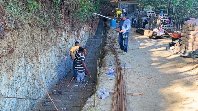 retaining wall cribbing progress pic 2