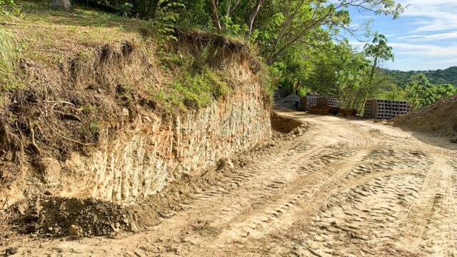 retaining wall grading progress pic 3